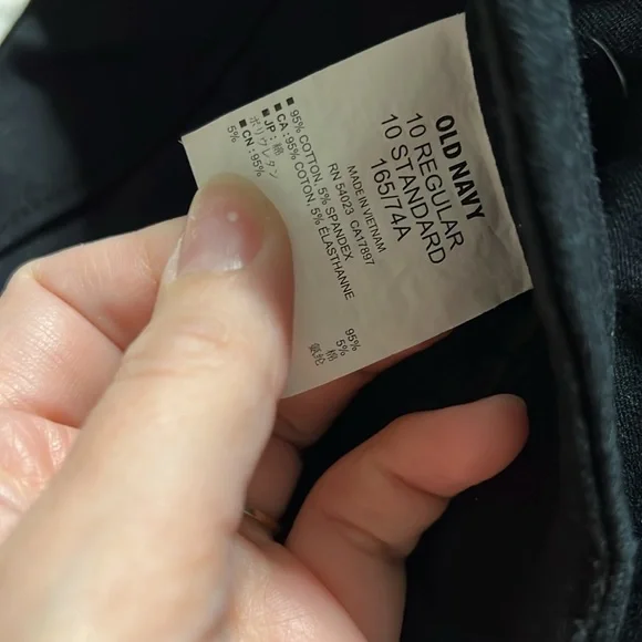 Old navy Pixie pants - Picture 3 of 5